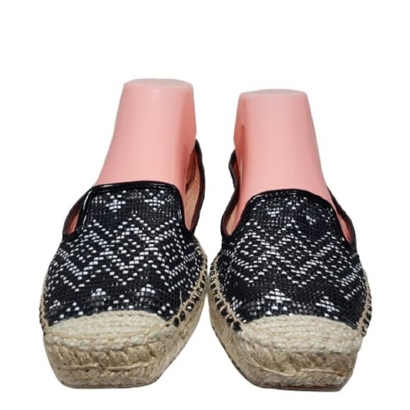 Nine West Beachinit Black Chevron Slip-On Flats - Picture 2 of 8